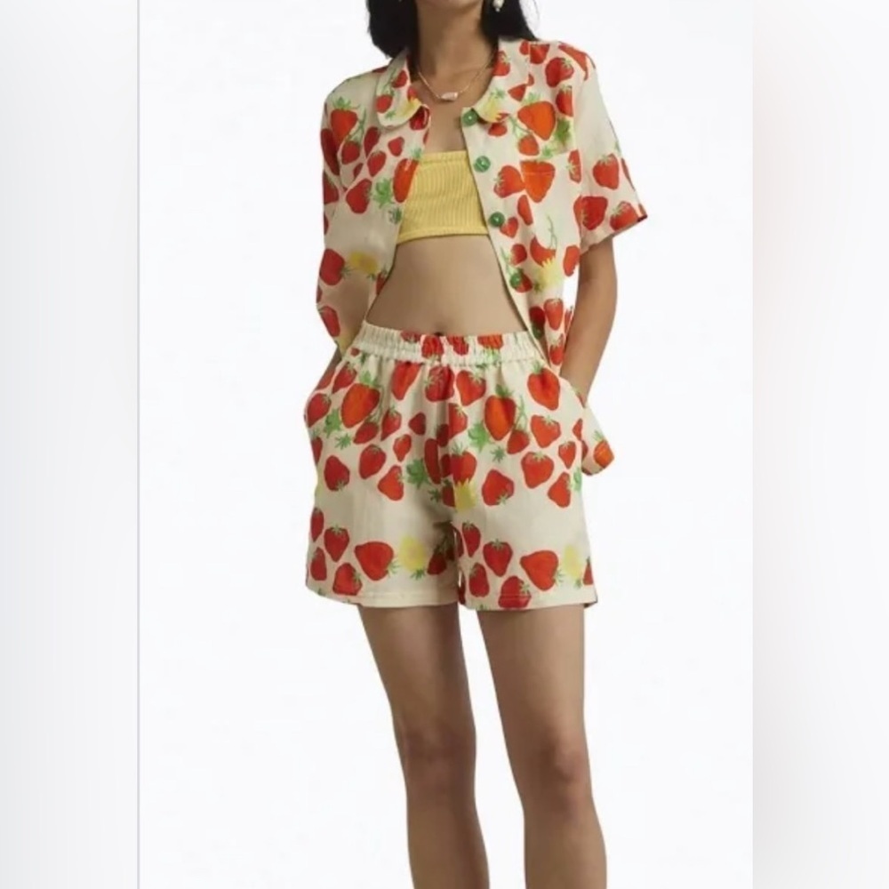 NWT Helmstedt Strawberry linen blend  Shorts M